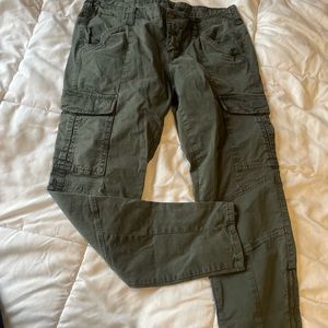 Adorable green cargo pants
